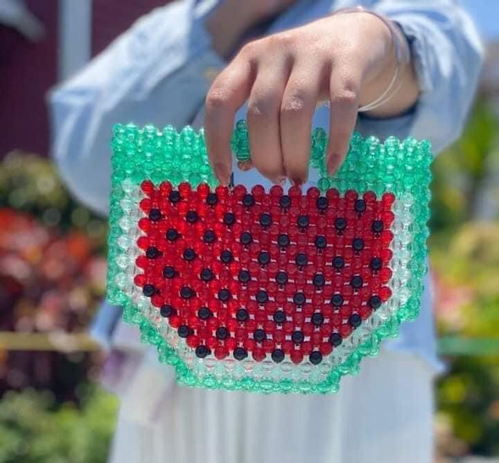 شنطه بشكل جديد ومختلف هاند ميد