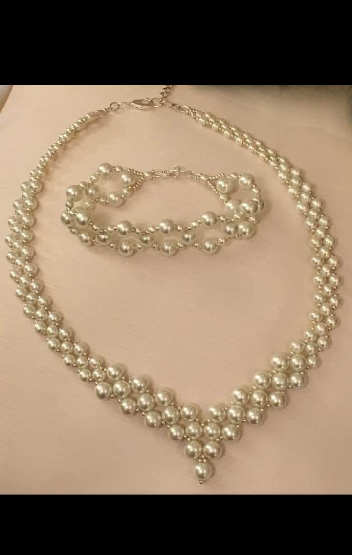 طقم عقد وانسيال 