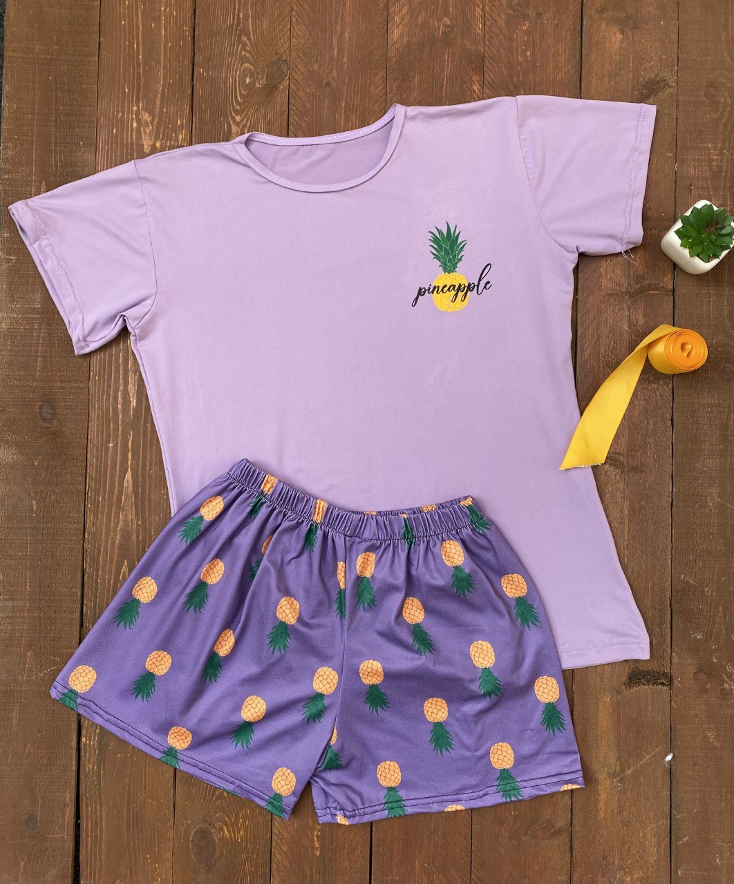 بيجامة Pineapple Hot Short – خامة قطن ليكرا بثلاث مقاسات وألوان ناعمة
