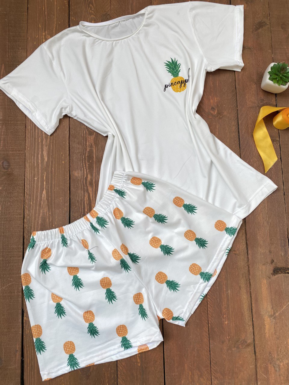 بيجامة Pineapple Hot Short – خامة قطن ليكرا بثلاث مقاسات وألوان ناعمة