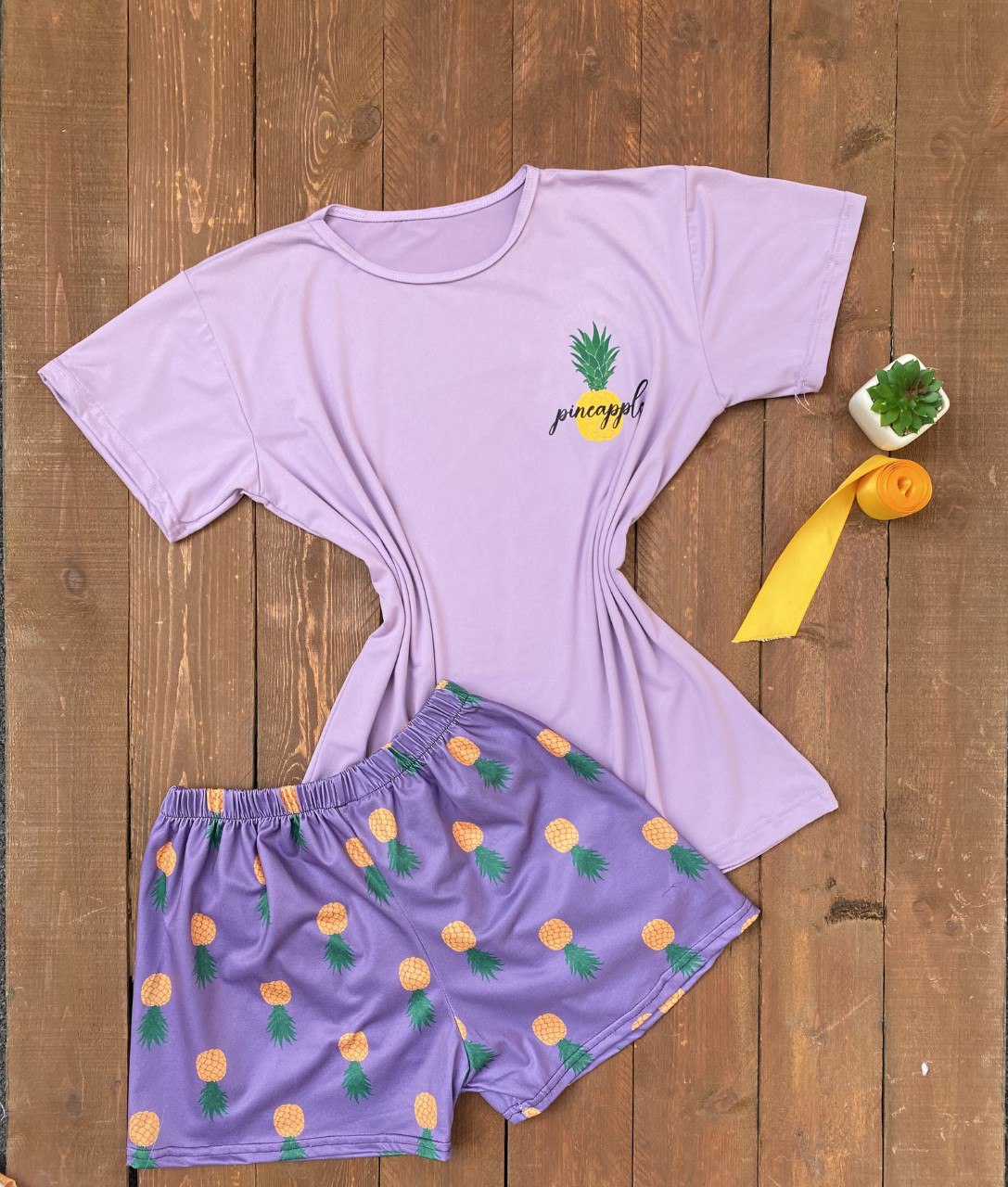 بيجامة Pineapple Hot Short – خامة قطن ليكرا بثلاث مقاسات وألوان ناعمة