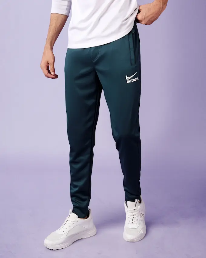 بنطلون NIKE رجالي خامة غطس – لوجو بارز وألوان مميزز