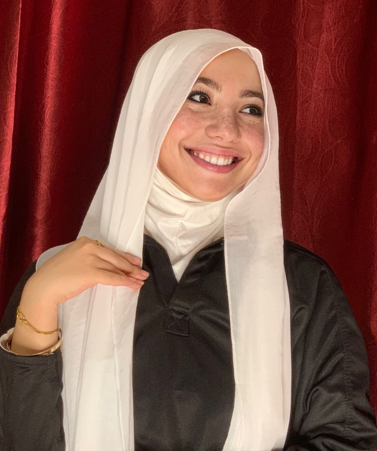SMART HIJAB | الحجاب الذكي ( اوف وايت )