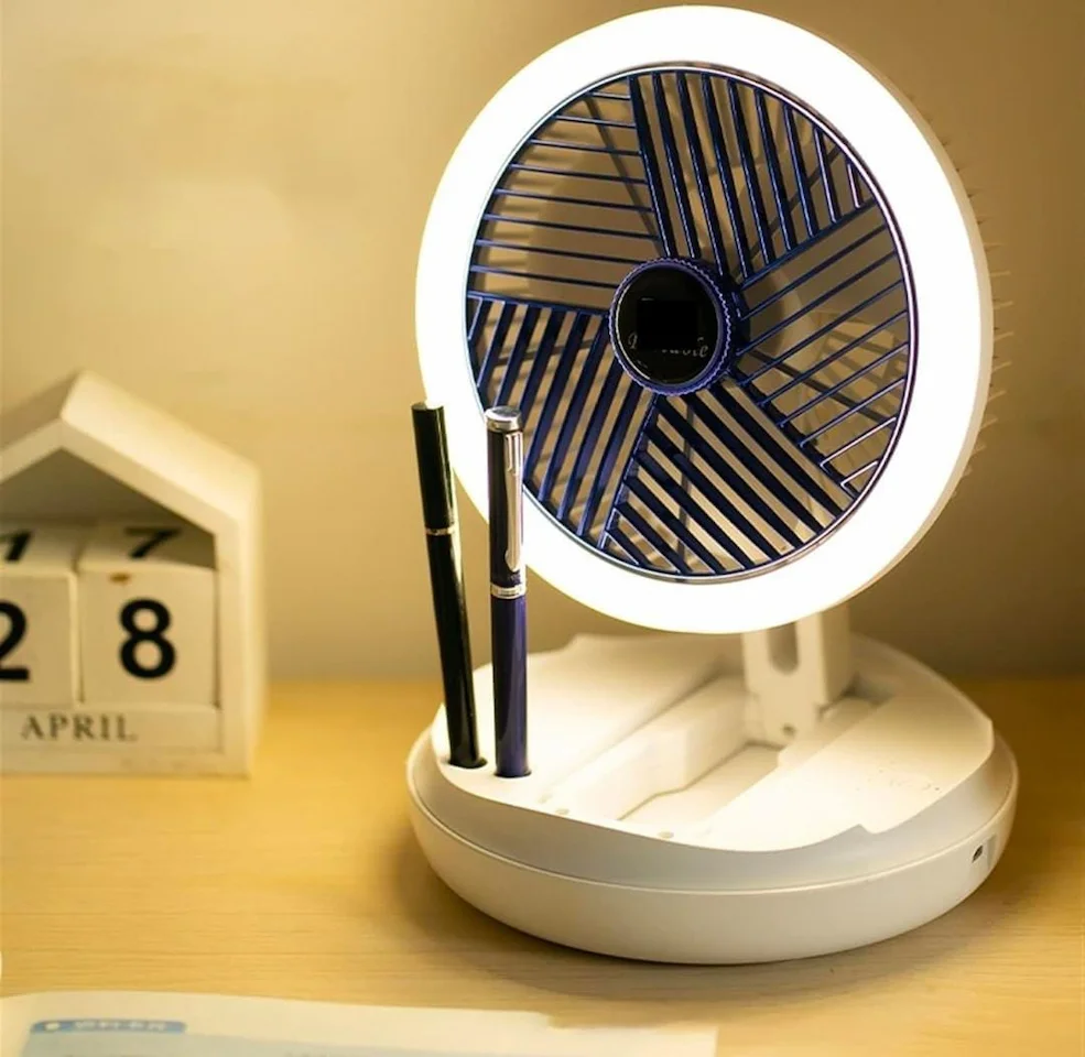  مروحة بكشاف قابلة لإعادة الشحن – تصميم أنيق وقوة هواء وإضاءة LED