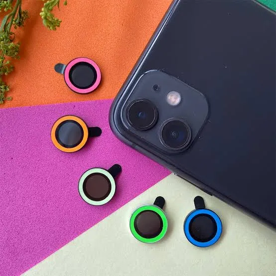 لينس كاميرا آيفون مضئ