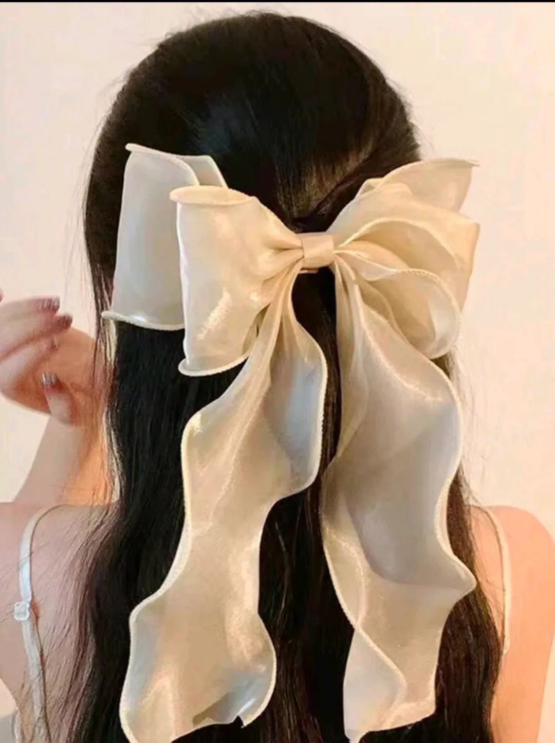 Mesh Ribbon Bow With Curly Tails