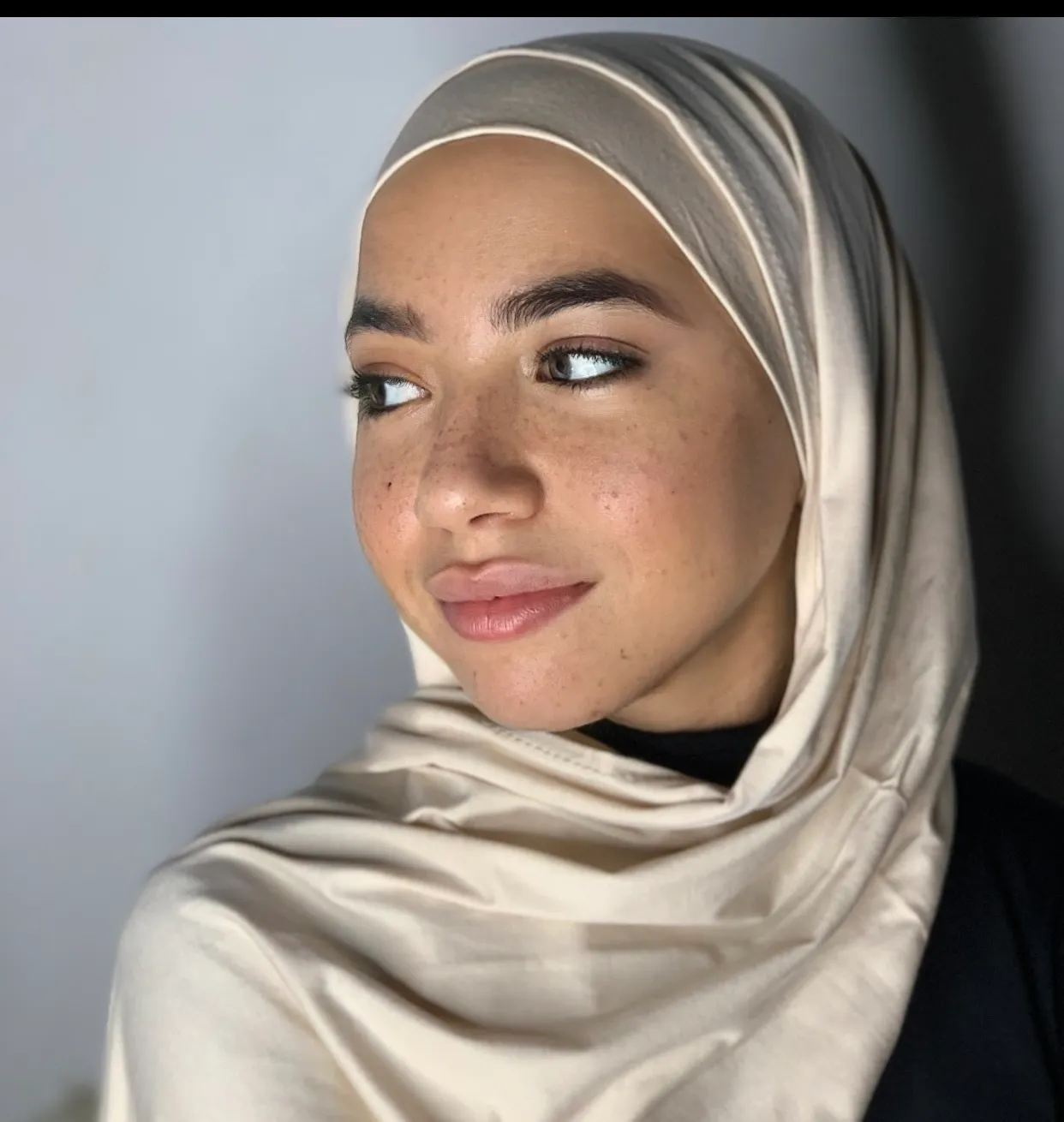 الطرحه الجل بالبندانه ( بيج فاتح )