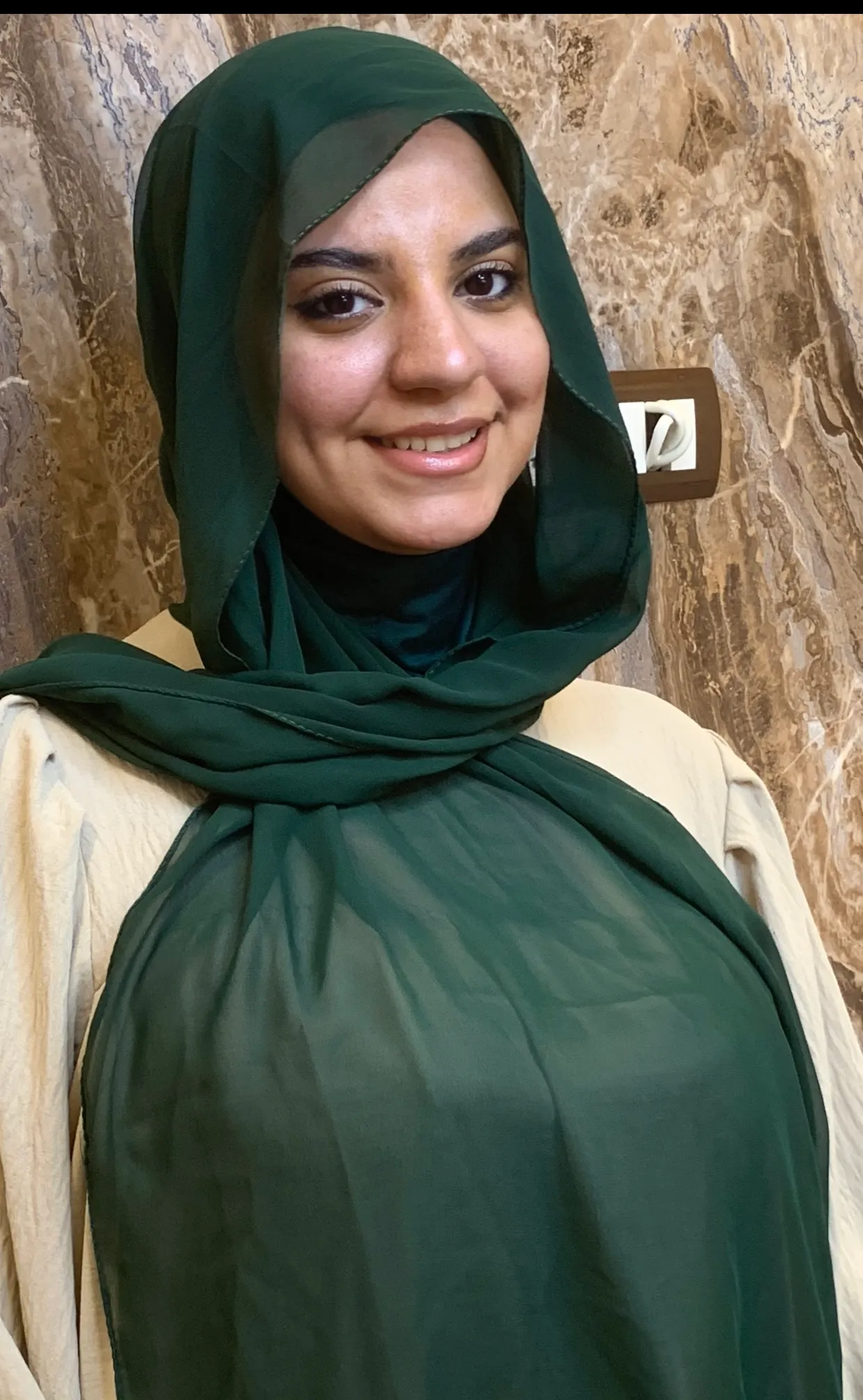 الحجاب الذكي ( 4 الوان من اختيارك ) برجاء كتابه الالوان بجانب العنوان