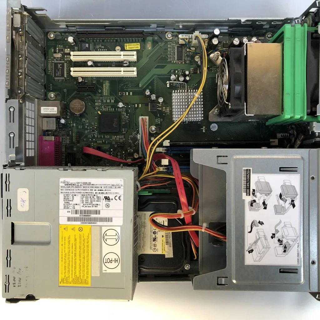 💕🥳كيسات شعبى بسعر التراب تشتغل سيرفر ميكروتك 🥳💕Fujitsu ESPRIMO E5700