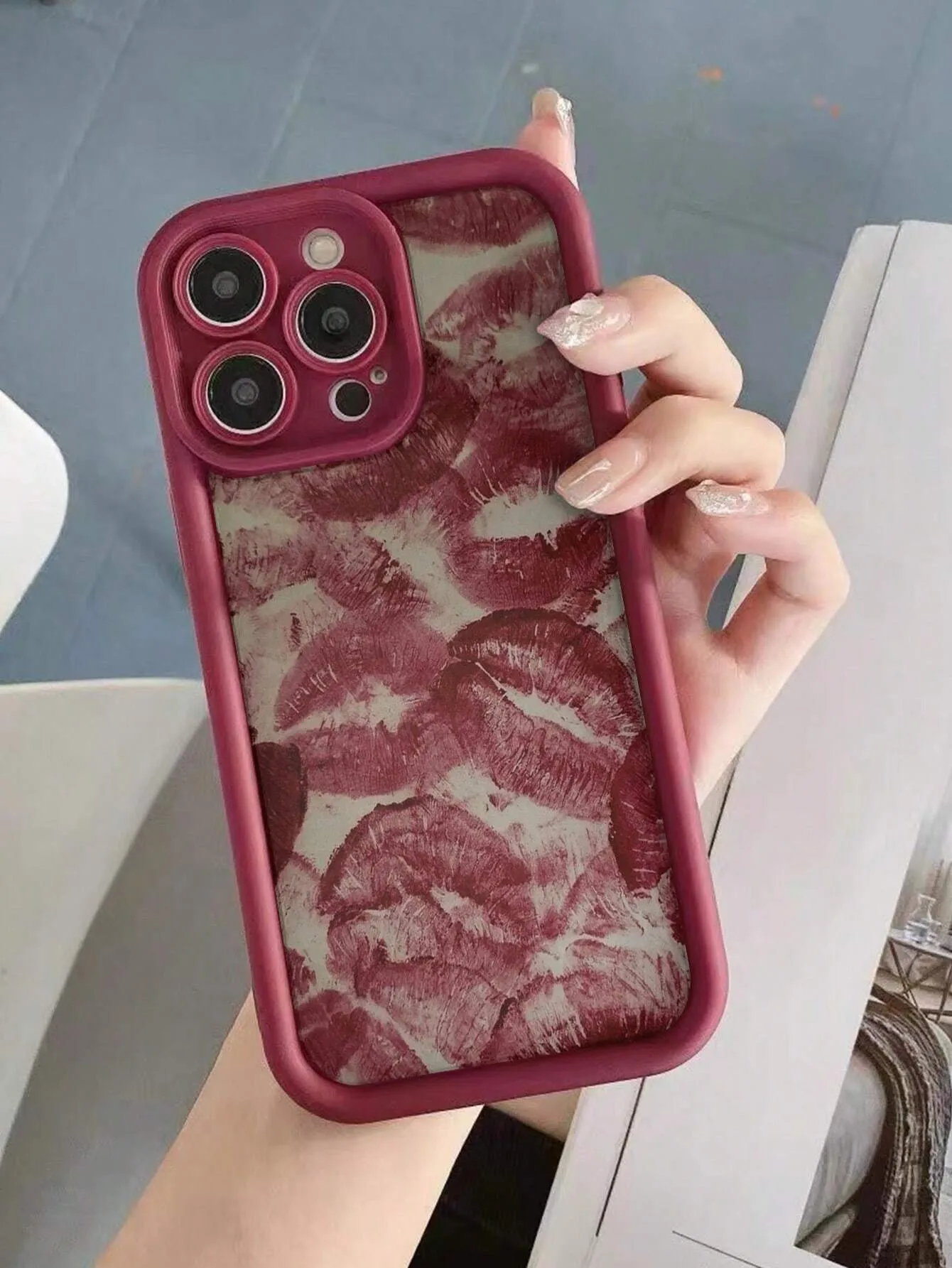 New Luxury Embossed Soft Silicone Phone Case, Anti-Drop And Painted Protection Cover