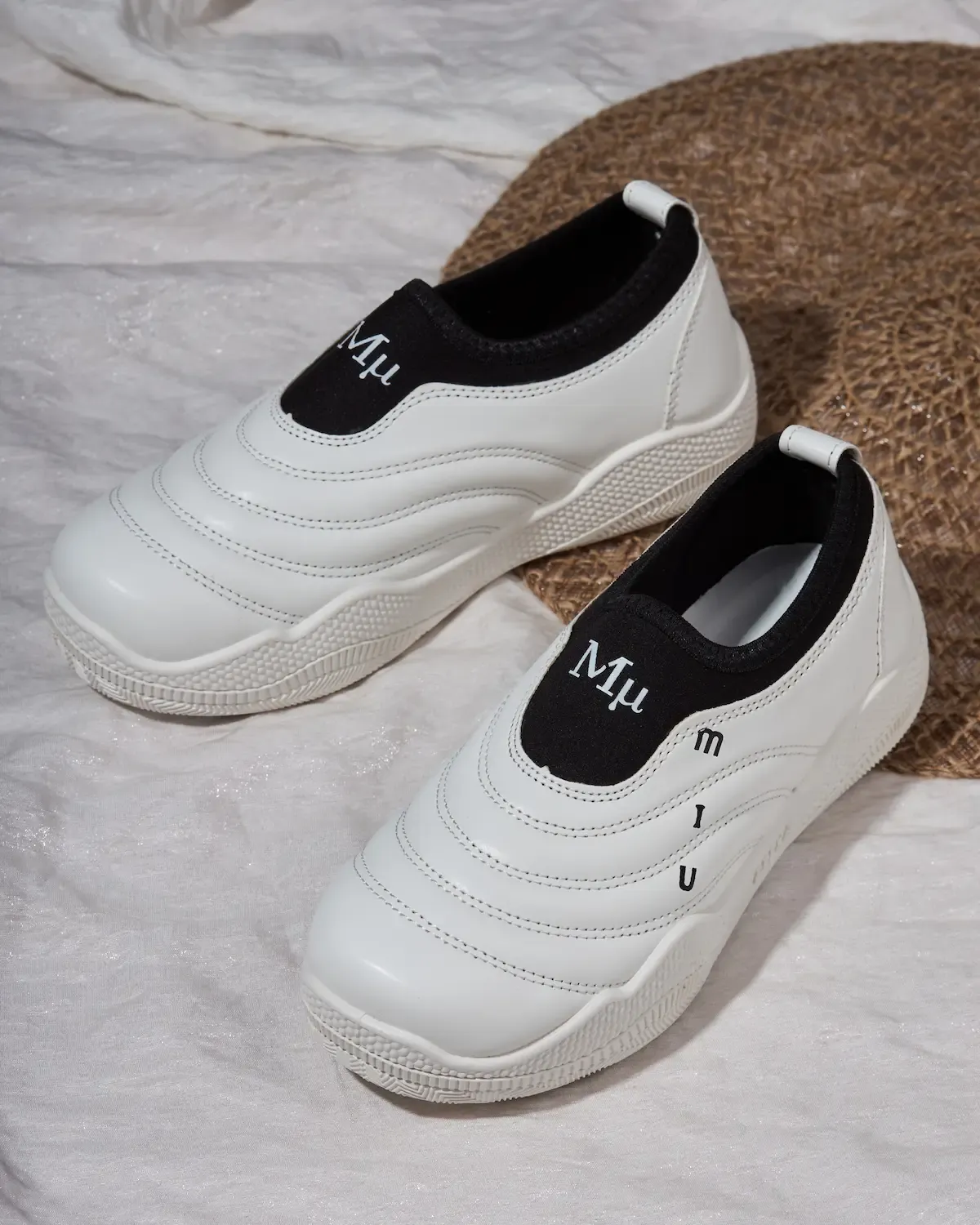 كوتشي حريمي جلد × ليكرا – تصميم عصري مريح