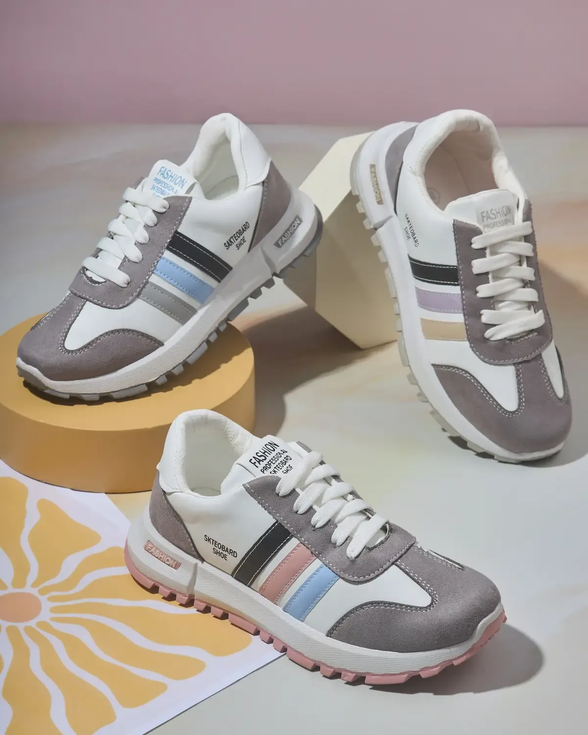 كوتشي حريمي جلد B315 | ألوان متداخلة عصرية