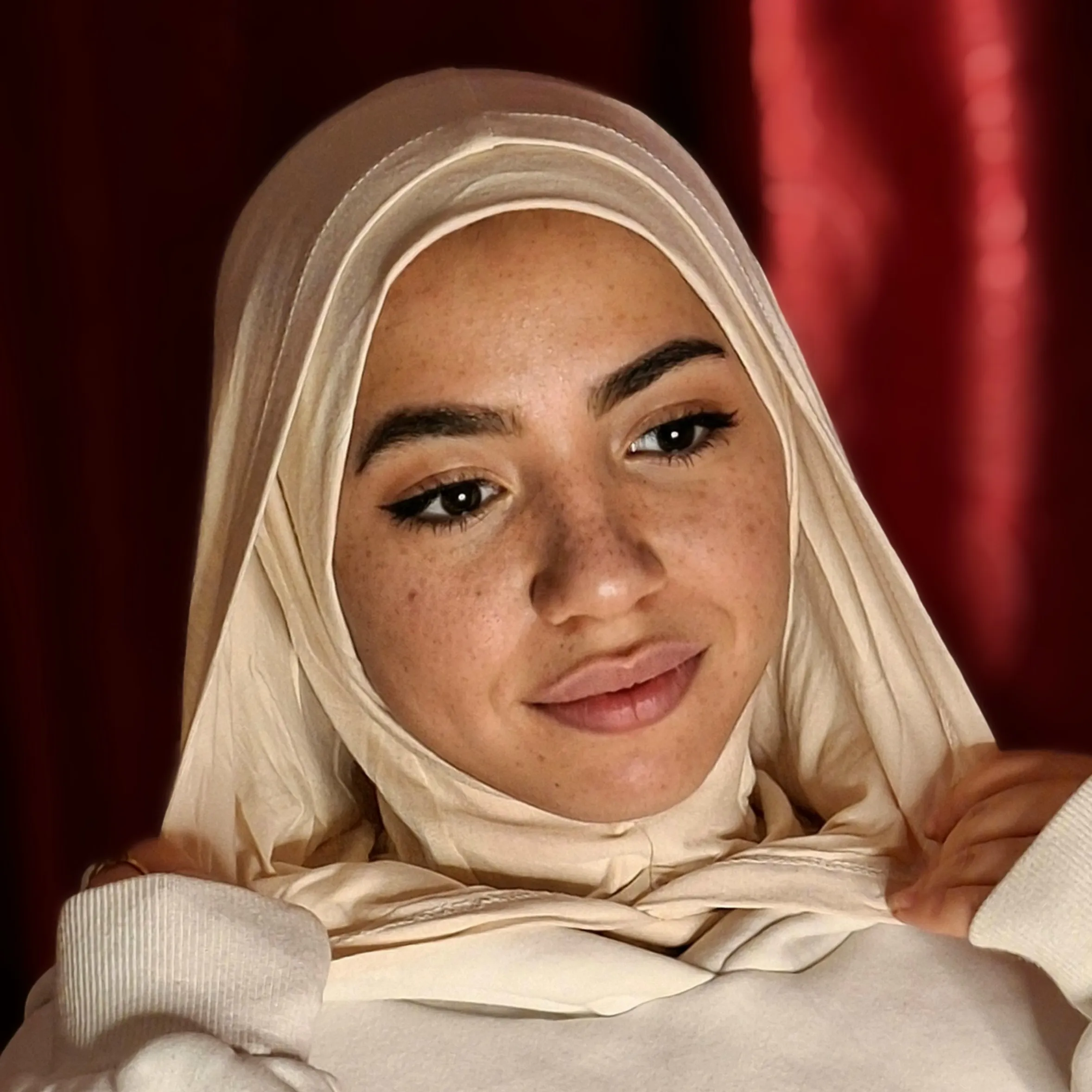 هودي حجاب - hoodie hijab ( كريمي )