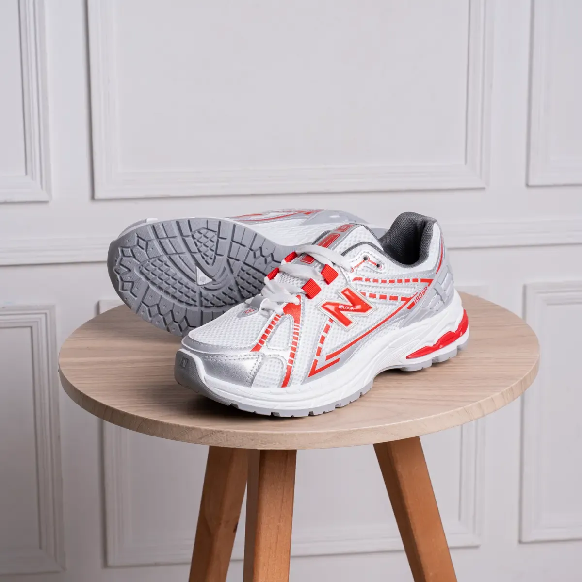 كوتشي New Balance حريمي بضمان سنة