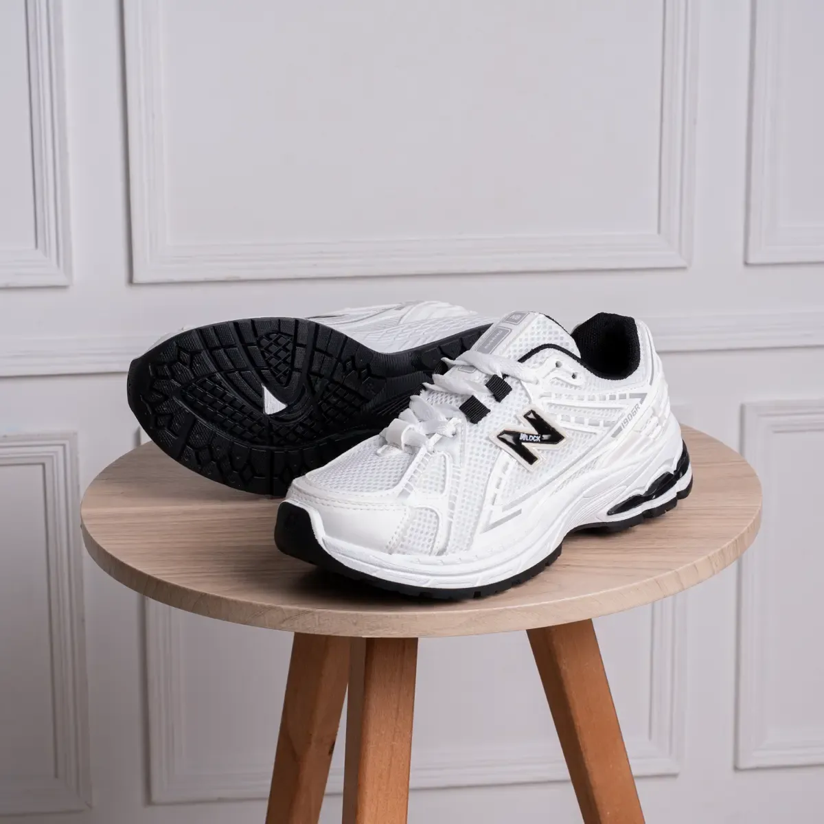 كوتشي New Balance حريمي بضمان سنة