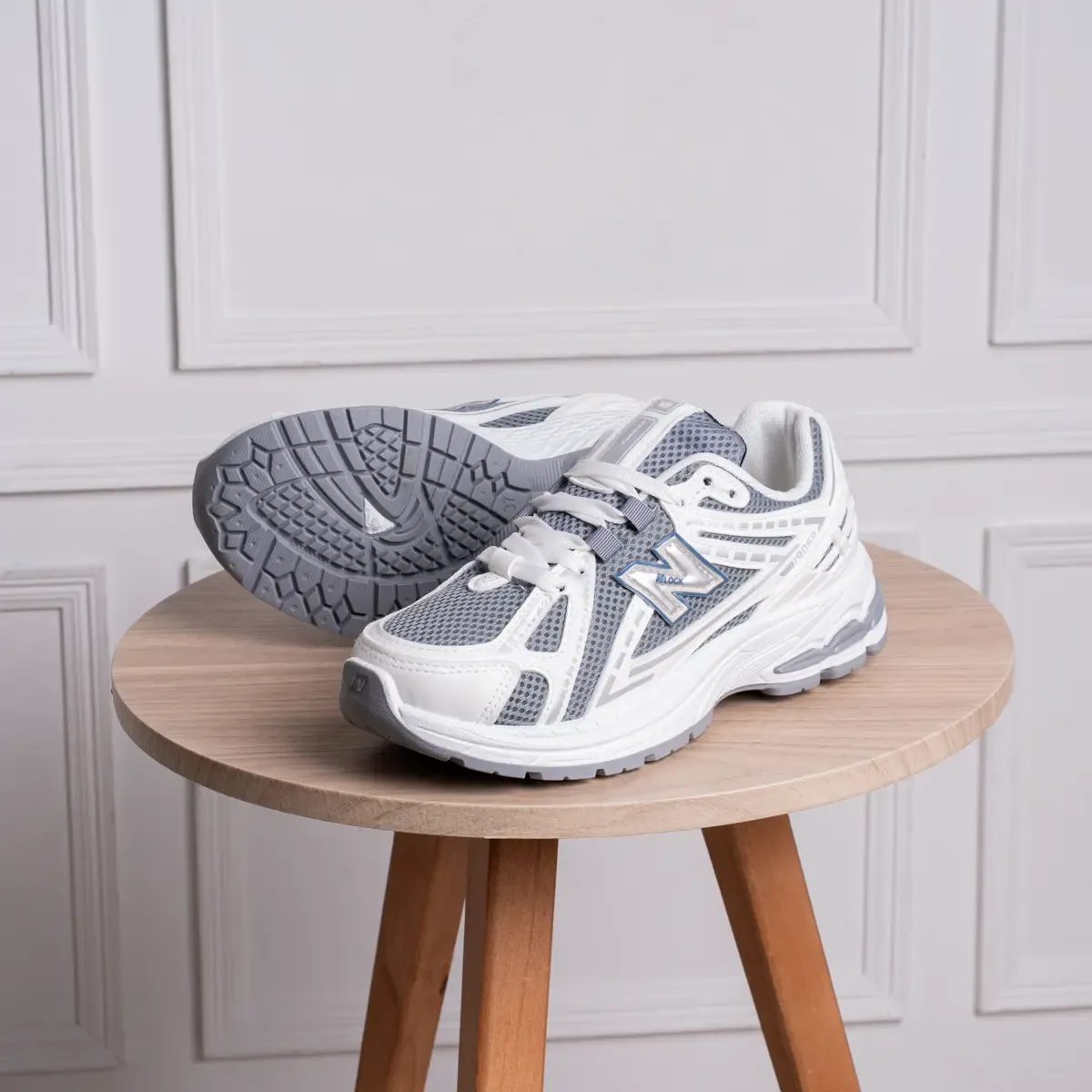 كوتشي New Balance حريمي بضمان سنة