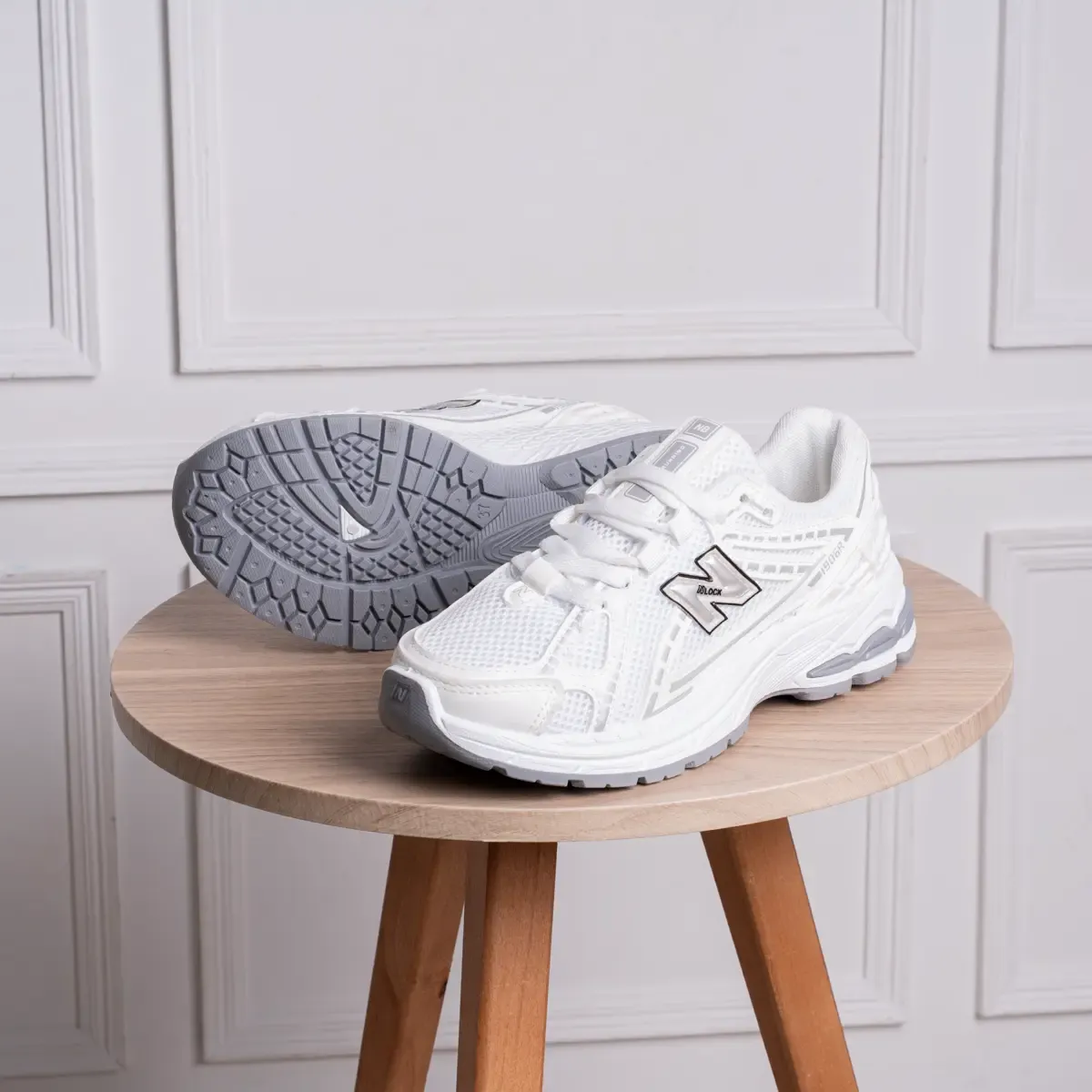 كوتشي New Balance حريمي بضمان سنة