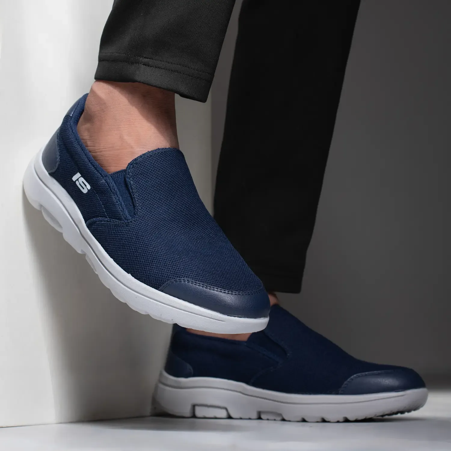 اسكيتشر رجالي تريكو ليكرا نعل ايفا طبي ميلانو M25 خفيف ومريح للمشي