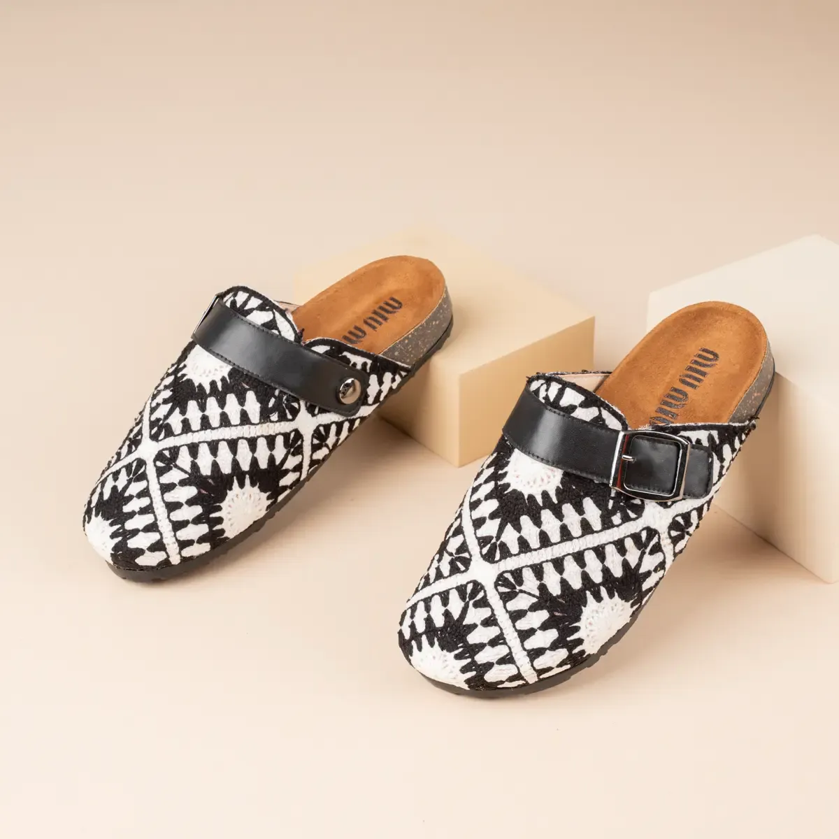صابوه حريمي شمواه Crochet Clogs مريح وخفيف